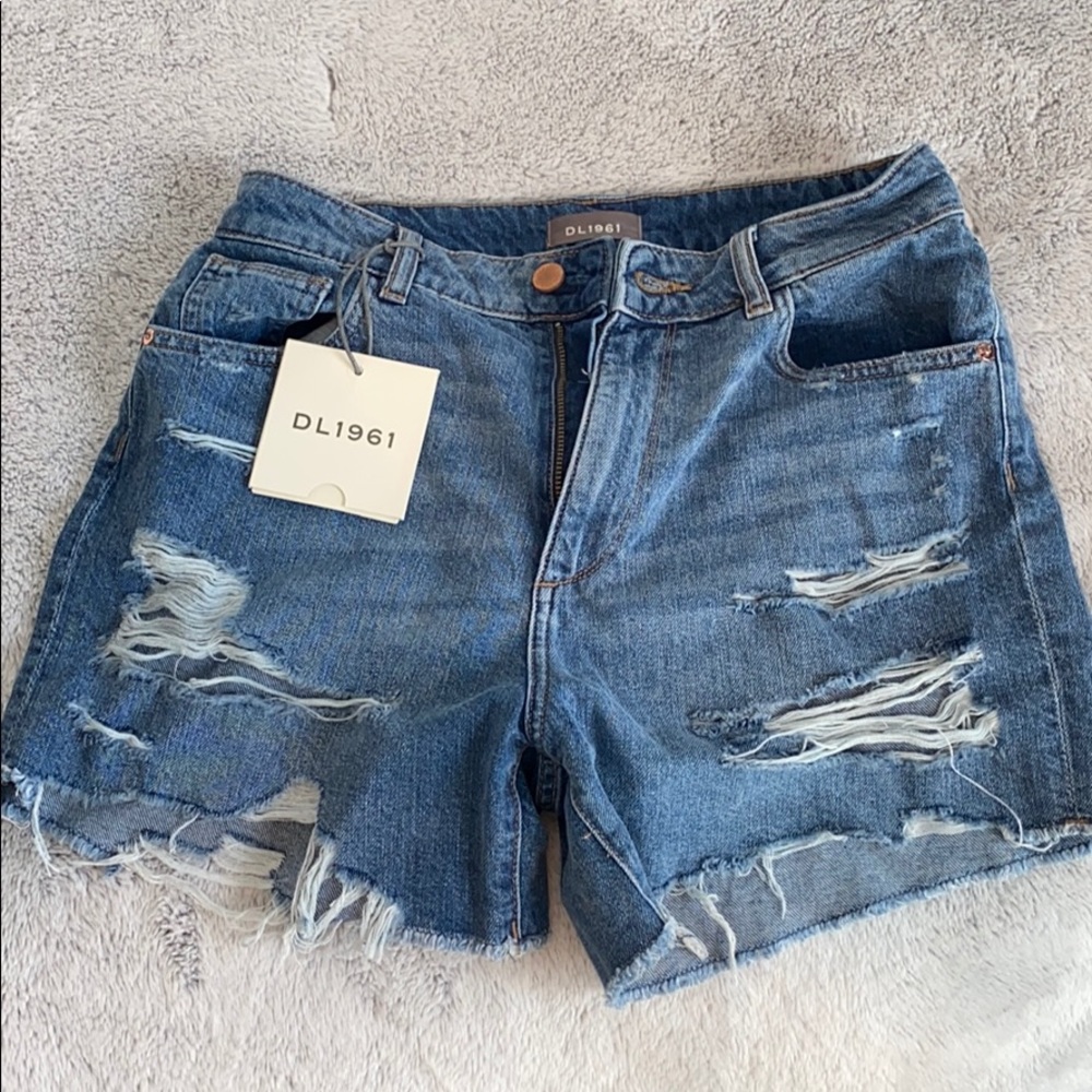 DL shorts